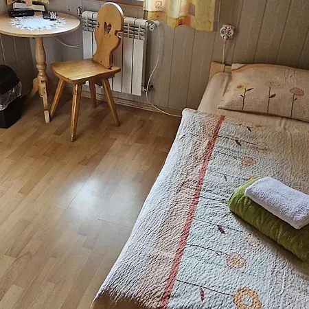 Wynajem Pokoi Goscinnych *